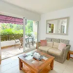 Bahamas Apartment *
