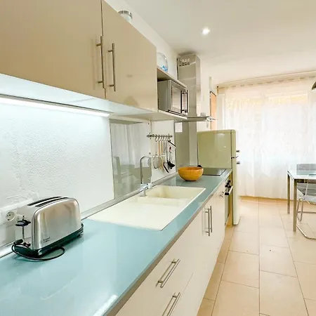 Bahamas Apartment Nerja