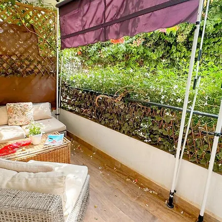 Bahamas Apartman *
